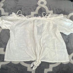 Really cute top. Thin material great for the summer.